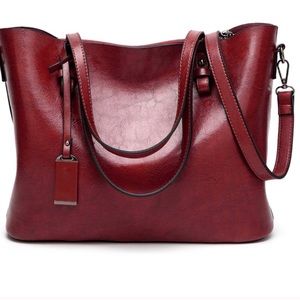 NWOT. Vegan Leather Purse. Burgundy ❤️❤️❤️